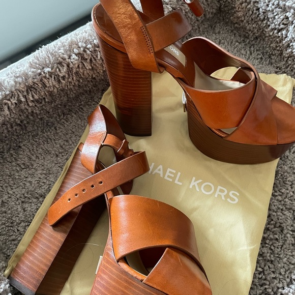 Michael Kors Shoes - Never worn Michael kors shoes